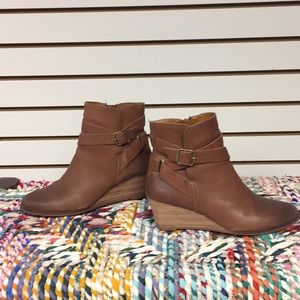 Lucky leather booties women’s size 7.5